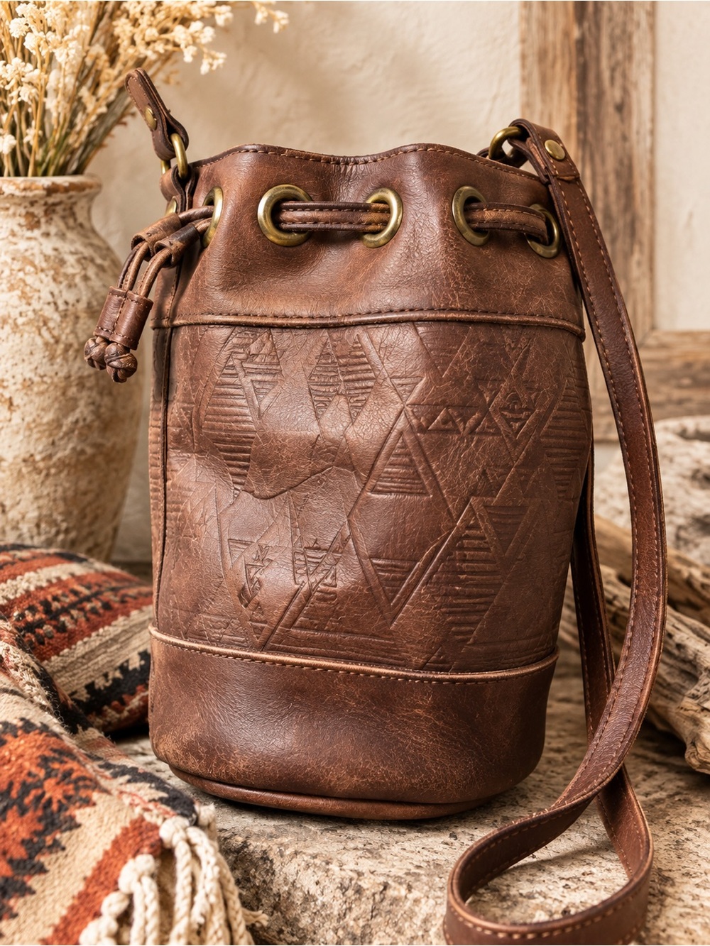 Vintage 1970s Pendleton Leather Embossed Southwestern Bucket Bag